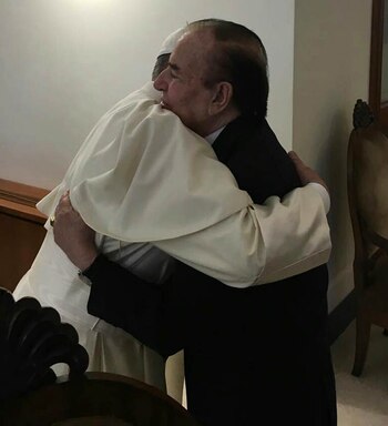 El abrazo entre el ex