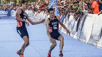 Alistair permite que “Jonny” llegue