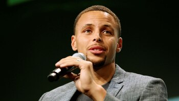 Stephen Curry durante la conferencia