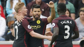 Sergio Agüero comandó al Manchester City a una nueva victoria (Reuters)