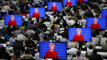 Hillary se mantiene como la