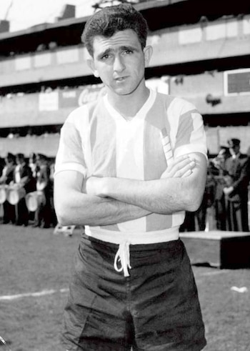 Corbatta nació en Daireaux el 11 de marzo de 1936. Murió el 5 de diciembre de 1991