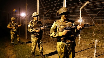 Soldados en alerta por el aumento de tensiones entre India y Pakistán (EFE)