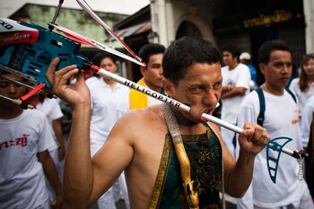 Este devoto de los Nueve