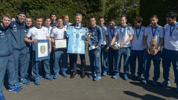 Mauricio Macri, junto a los