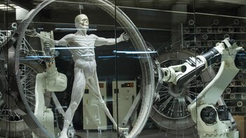 Westworld, la serie, está basada en la primer película de Crichton.