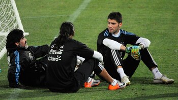 Romero debutó de la mano de Diego Maradona. Lo hizo tras una mala actuación de Mariano Andújar ante Brasil (Getty)