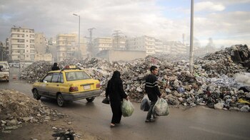 Civiles sirios en medio de