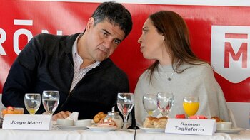 Jorge Macri escucha a María