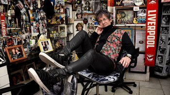 Weiss abrió su negocio en