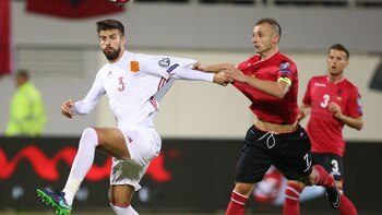 Gerard Piqué disputó este domingo el partido ante Albania (AFP)