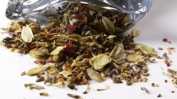 La sustancia puede estar escondida en “inciensos florales”