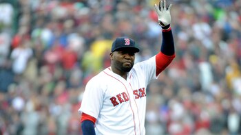 David Ortiz saluda durante su