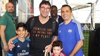 Rashed Al Hajjawi junto con Ciro Ferrara y Antonio Paolino, quienes fueran jugadores de la Juventus