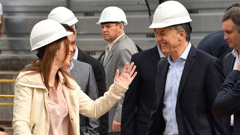 María Eugenia Vidal recorriendo obras junto a Mauricio Macri. (Foto de archivo: Télam)