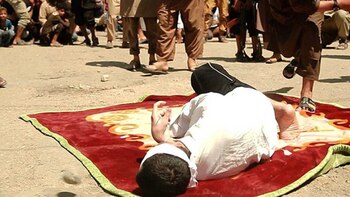 Las piedras fueron lanzadas a