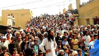 Una multitud se acercó a