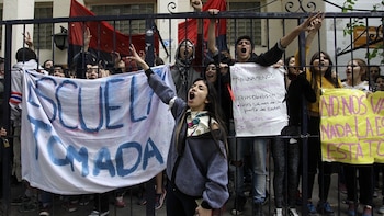 Estudiantes y docentes se rebelaron