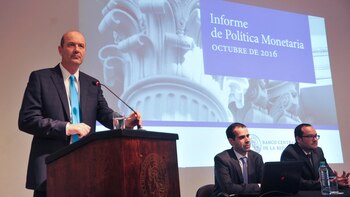 Federico Sturzenegger mira más las