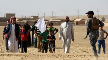 Los pobladores se acercan con