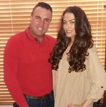 Karl Hughes y Jessica Davidson