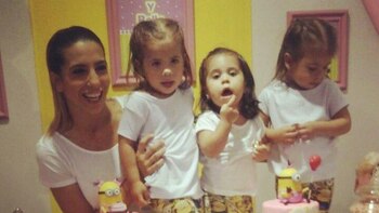 Cinthia Fernández y sus hijas