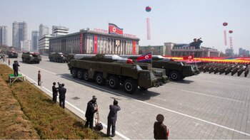 Un misil musundan desfila por