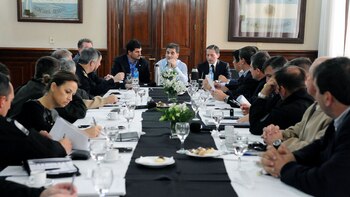 De la reunión participaron funcionarios