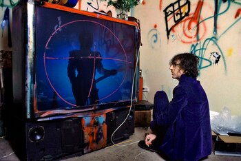 Charly en el living de