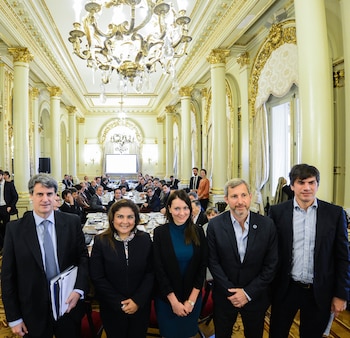 Prat Gay, Argueta de Barillas, Frigerio y Reyser, dieron los primeros pasos en firmes para el Foro Económico Mundial para América latina que tendrá lugar en Buenos Aires en abril próximo