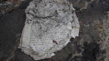 También se hallaron manuscritos entre