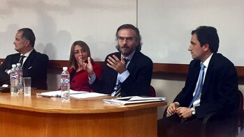 El juez Gustavo Hornos junto