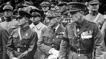 El coronel británico Noel Mason-MacFarlane