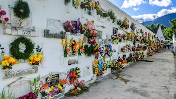 La Iglesia recomienda la sepultura