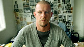 A Alexander McQueen lo encontraron