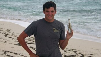 Clint Buffington halló la botella