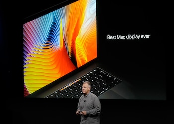 Las nuevas MacBook Pro tienen mayor variedad de colores, contraste y brillo que la versión anterior.