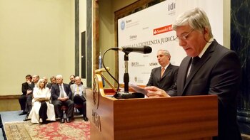 Paula Hualde fue la ganadora del premio a la excelencia judicial