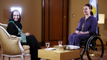 Entrevista televisiva con Cyma Aziz