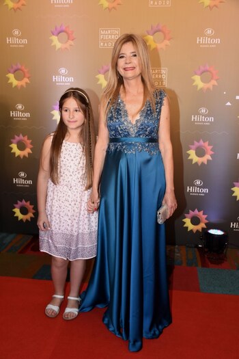 Mercedes Ninci con una de sus hijas