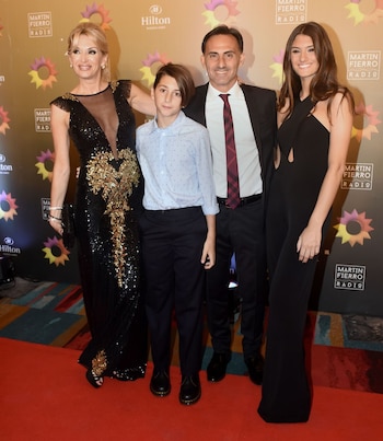 Yanina y Diego Latorre con sus hijos Lola y Dieguito