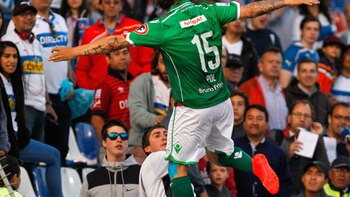 La brutal patada se estrelló