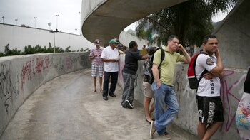 Los brasileños esperaban para votar