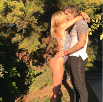 Radiante en traje de baño