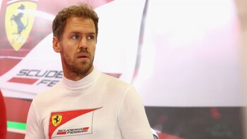 La presión recae sobre la FIA, que cree que los insultos de Vettel dejaron una pésima imagen para la Fórmula 1 (AFP)