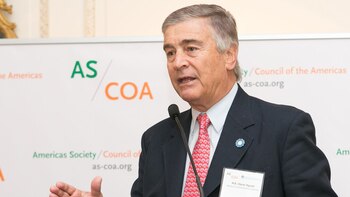 Oscar Aguad durante su exposición