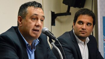 Alejandro Finocchiaro, director general de Cultura y Educación bonaerense, y Leandro Goroyesky, director de Educación Superior. Bahía Blanca, presentación de un proyecto de articulación entre los institutos superiores y las universidades del sudoeste de la provincia
