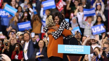 Hillary Clinton y Michelle Obama