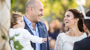 Martiniano Molina e Ileana Luetic y su pequeña Federica