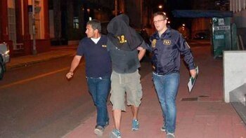 El asesino, detenido (PER)